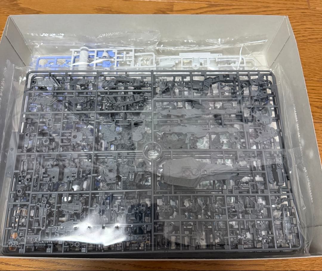 RG RX-93-V2 Hi-Vガンダム & MSN-04サザビー