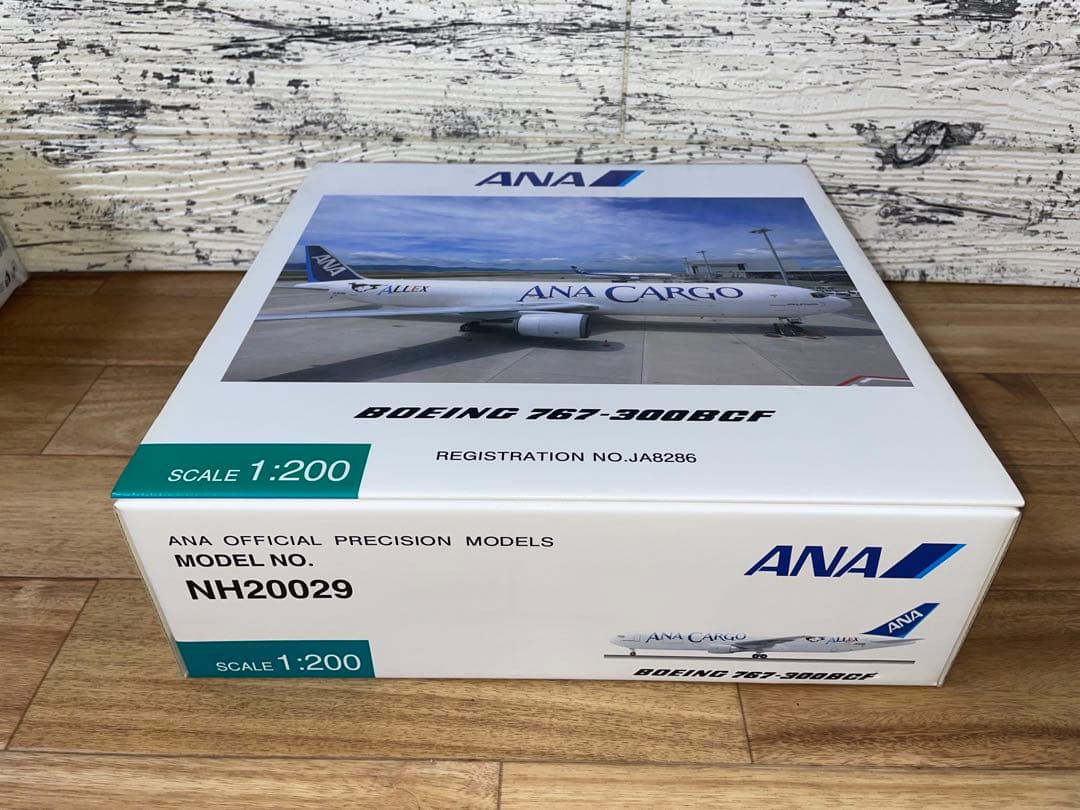 全日空商事 1/200 ANA ボーイング B767-300BCF JA8286