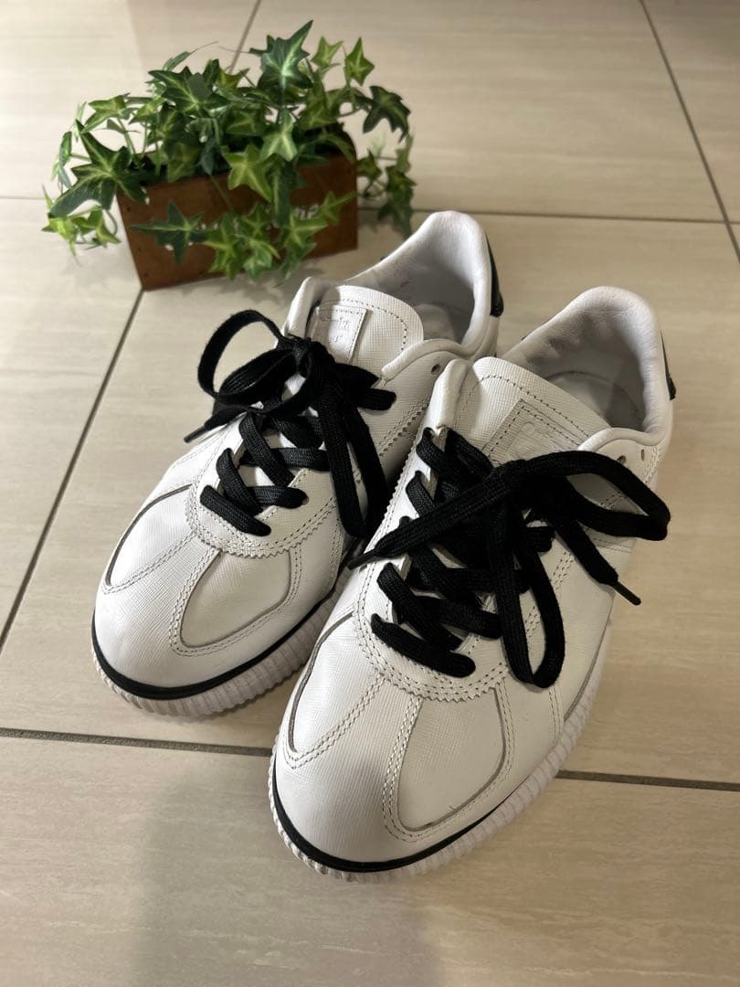 オニツカタイガー DELECITY 24センチ