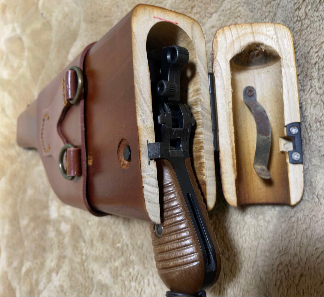 マルシン　モーゼル　M712 モデルガン　マガジンクリップ　木製ストック付き