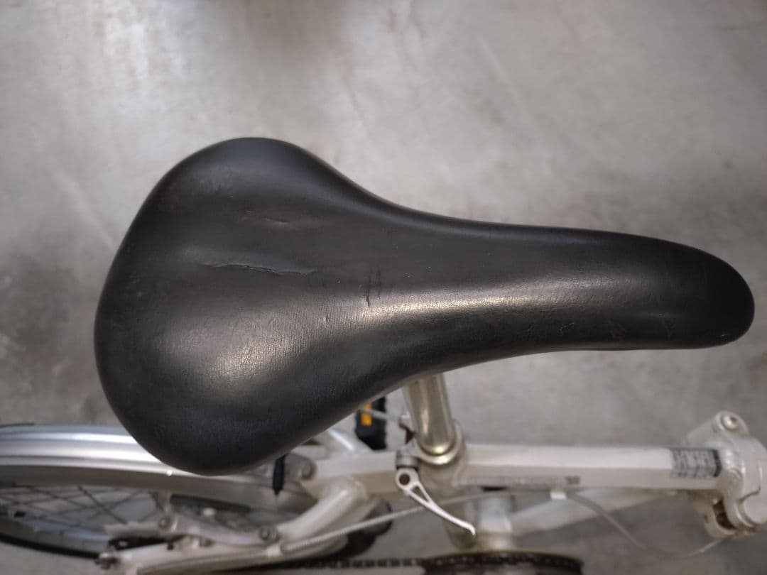 折りたたみ自転車 ホワイト 小径　希望価格での出品ですが値下げ交渉歓迎です。