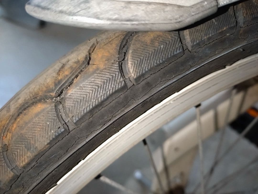 折りたたみ自転車 ホワイト 小径　希望価格での出品ですが値下げ交渉歓迎です。