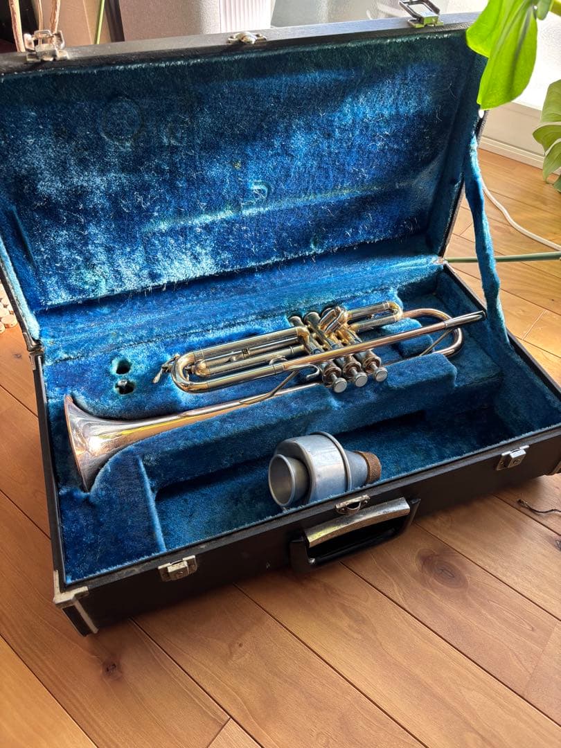 S*s様 Yamaha ytr-634 トランペットケース付き 赤ベル