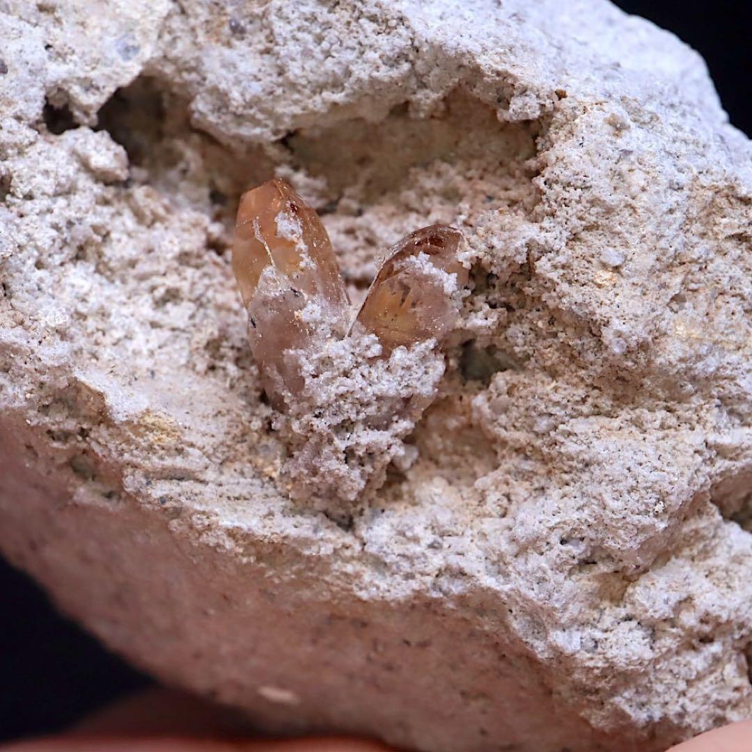 自主採掘！トパーズ 母岩付き 115.2g 原石 TZ411 鉱物 天然石