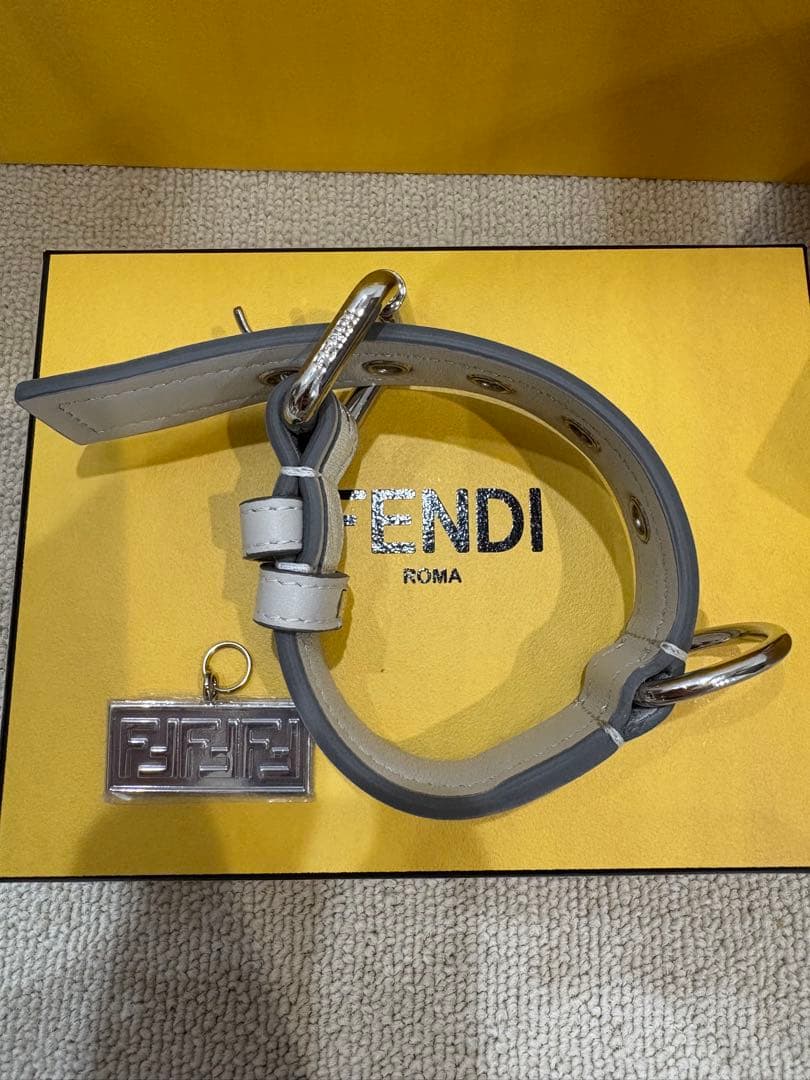 FENDI ズッカ柄 グレー レザー首輪スタッズ付き リード XS 2点セット