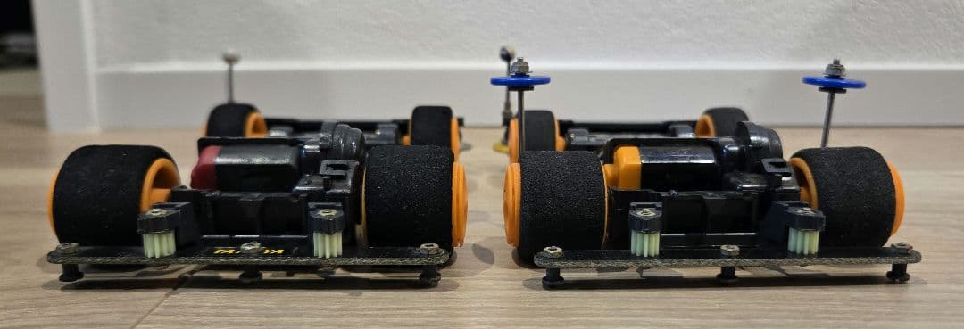 ミニ四駆　アスチュート　赤白2台　ジャンク