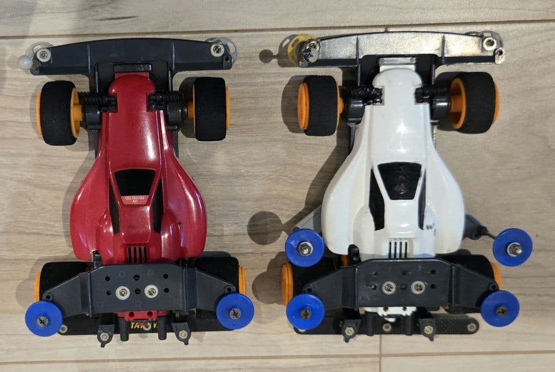 ミニ四駆　アスチュート　赤白2台　ジャンク