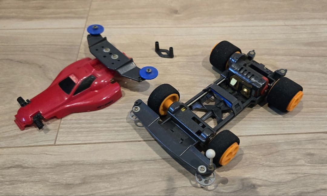 ミニ四駆　アスチュート　赤白2台　ジャンク