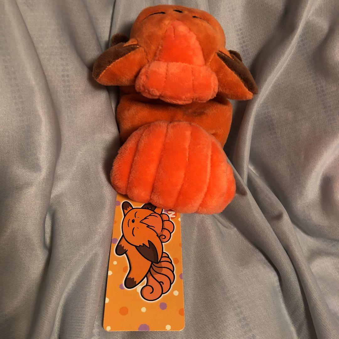 ポケモンセンター　くったりぬいぐるみ　ロコン　おねむり