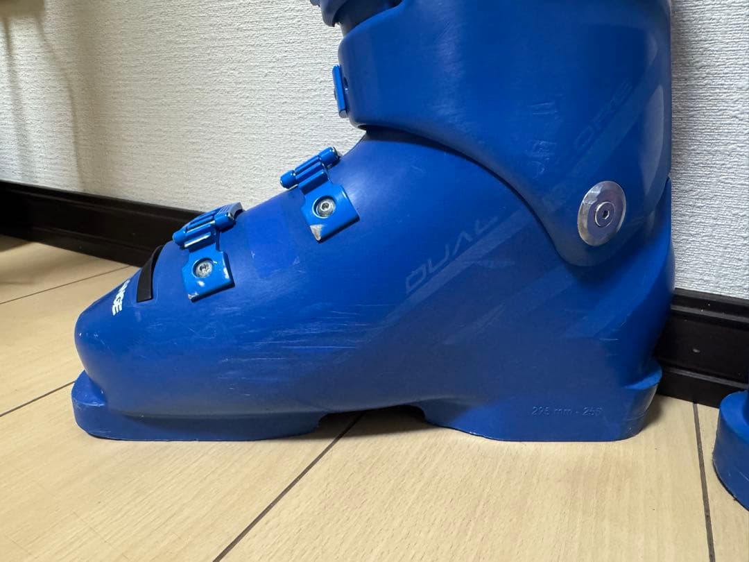 LANGE RS130 スキーブーツ