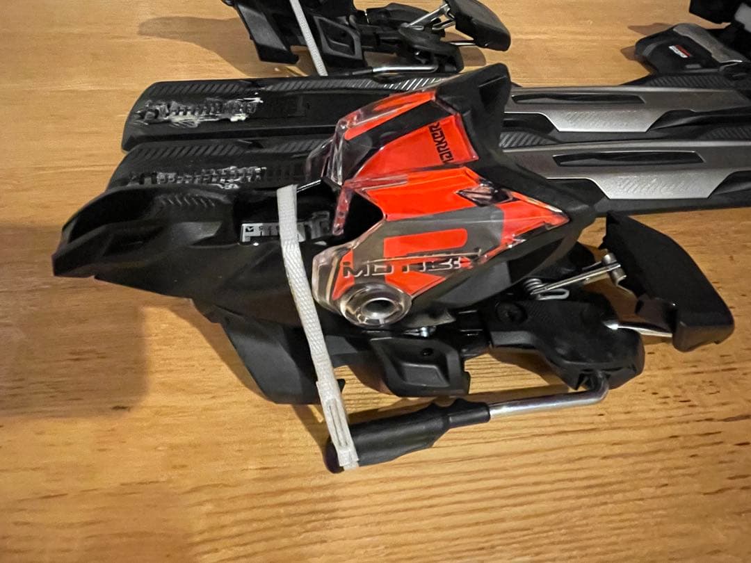 24マーカーrMOTION3 オールラウンドビンディング 赤黒