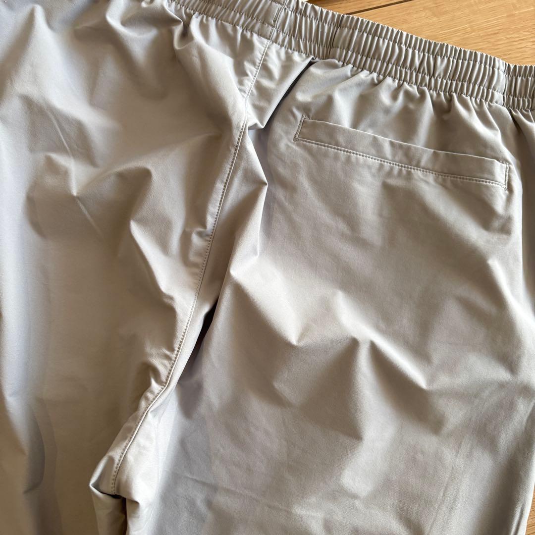 新品　ビームスデザイン　上下セット　ウインドジャケット　ウインドパンツ　グレー