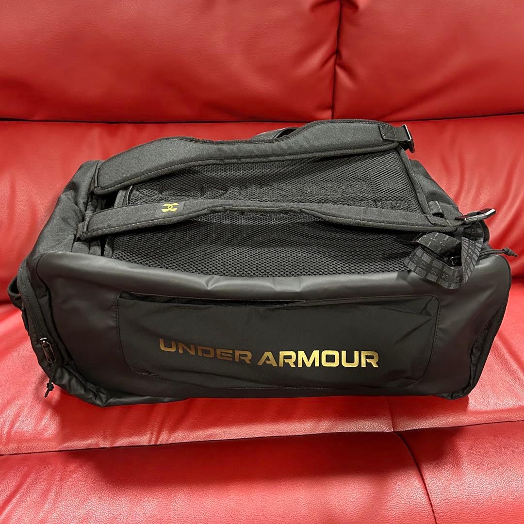 UAコンテインデュオ ダッフル バックパック Mサイズ　UNISEX