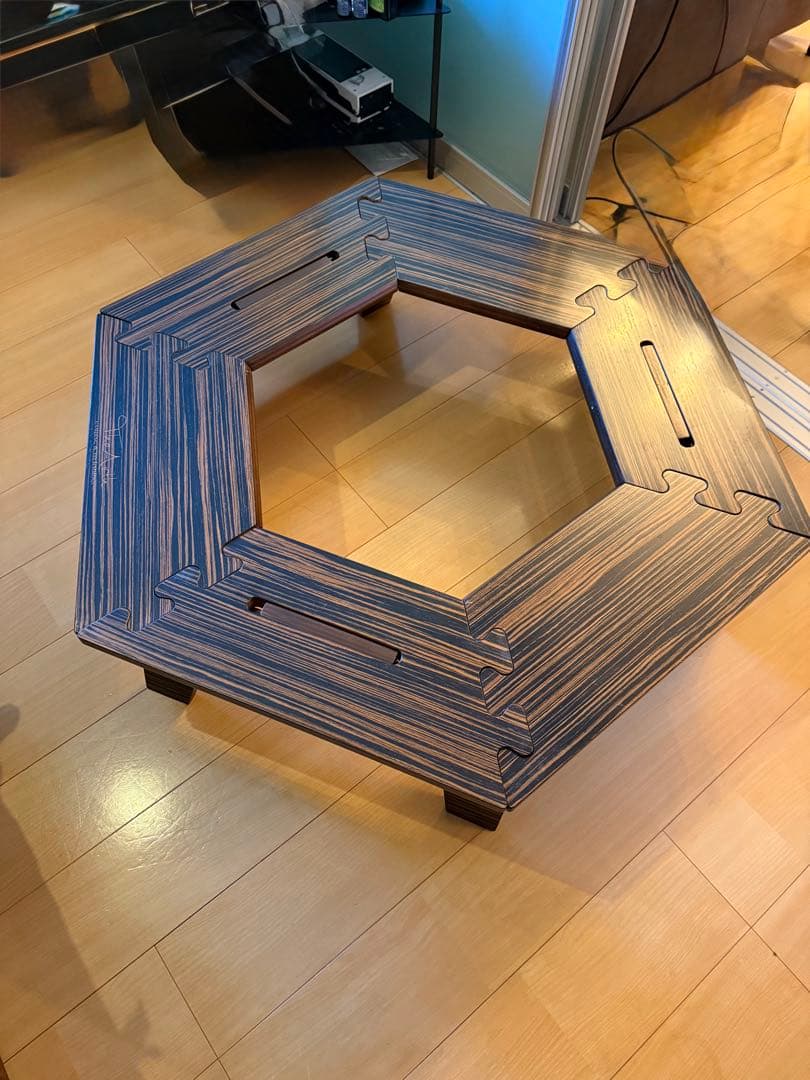 The arth ヘキサテーブル　黒しま次郎　六角テーブル