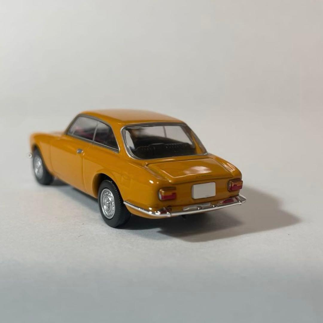 トミカリミテッドヴィンテージ LV-156aアルファロメオGT1600 ジュニア