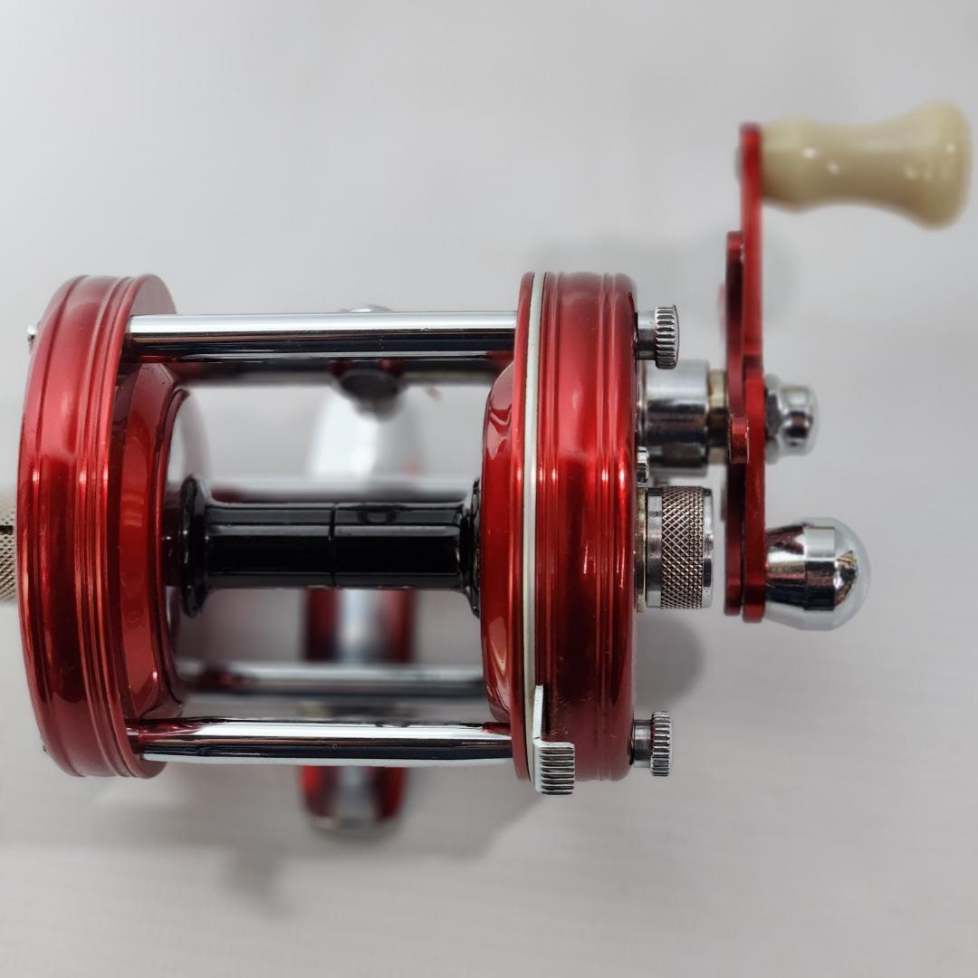 Ambassadeur 6000 リール 赤