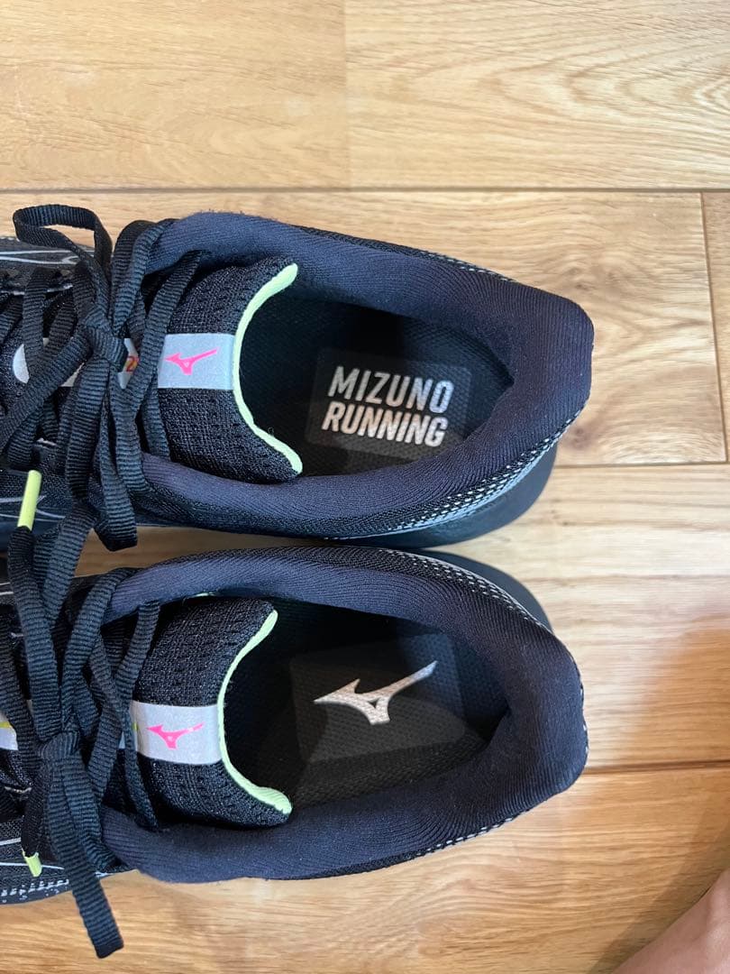 ミズノ ウエーブライダー28 27.5cm