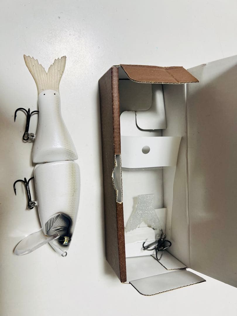 KRR Comta ハンドメイドルアー