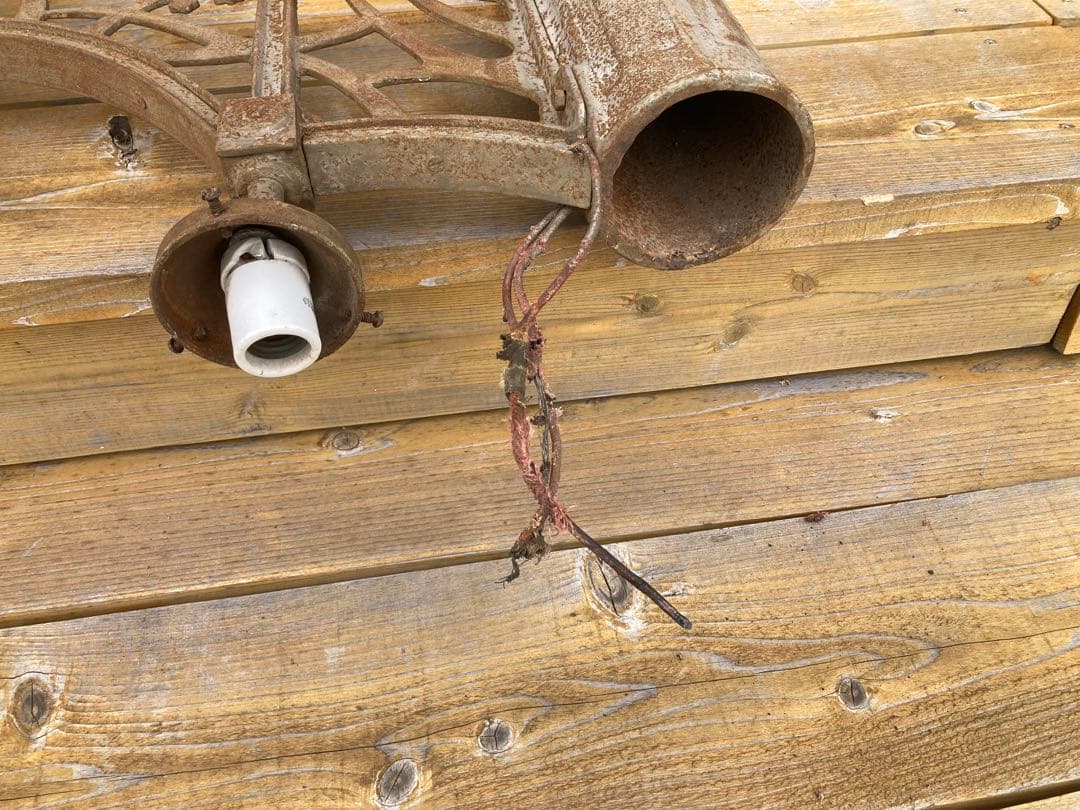 鉄製アーチ型3灯ブラケットライト