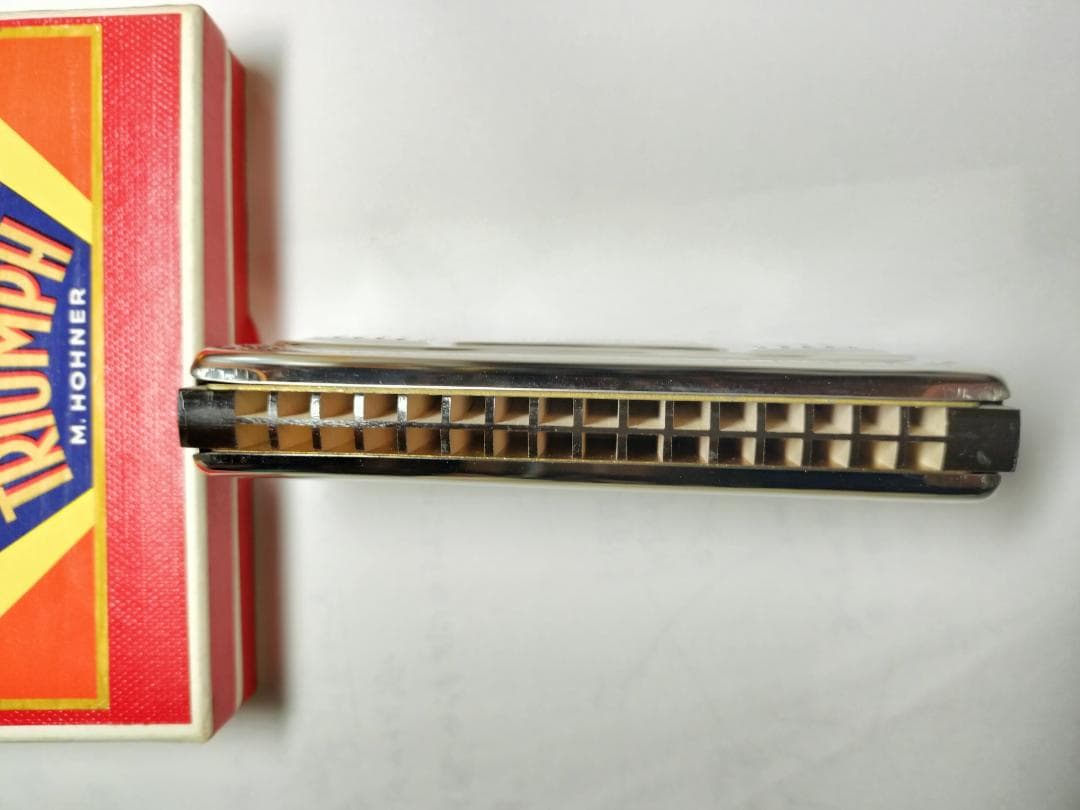 HOHNER 『TRIUMPH』