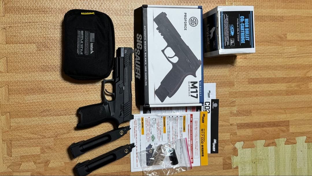 SIG SAUER M17 Co2 セット　東京マルイ　ライラックス