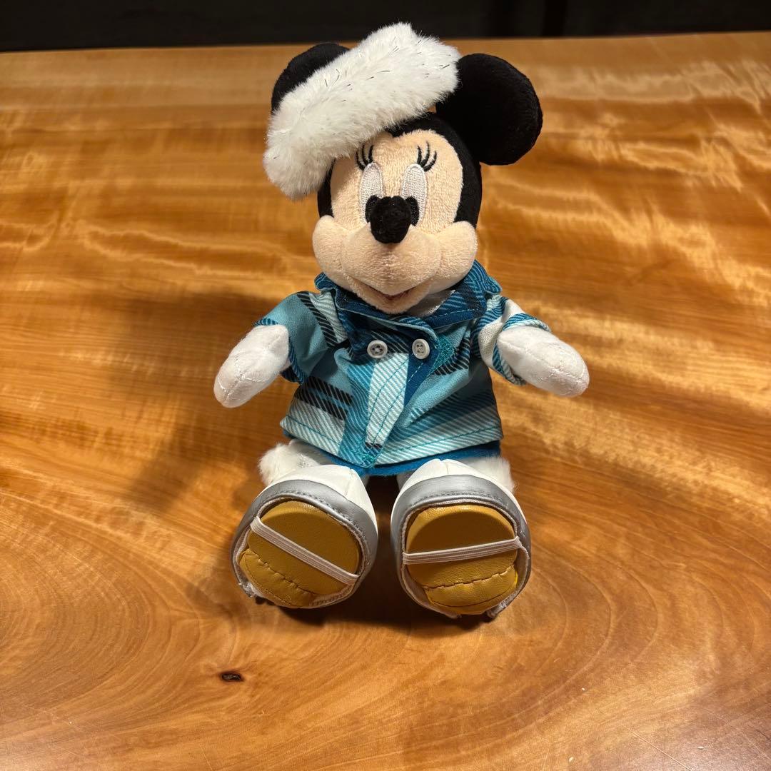 ミニーマウス 着せかえ　ぬいぐるみ本体と着せ替え衣装4つの計5つセット