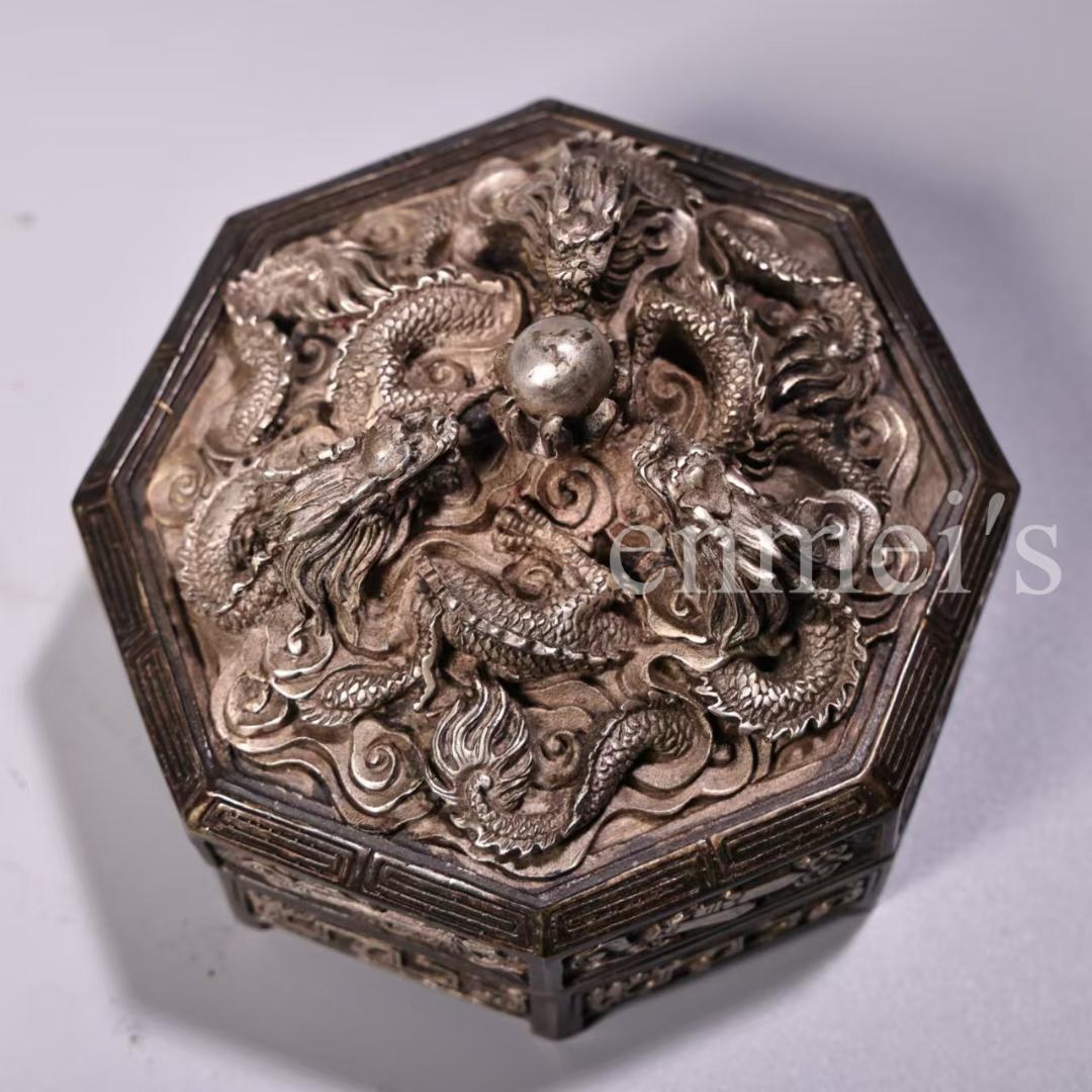 中国古美術・旧蔵品・純銅製・高浮彫・錾刻・鎏銀・八宝紋 盤龍 首飾箱・置物・茶道