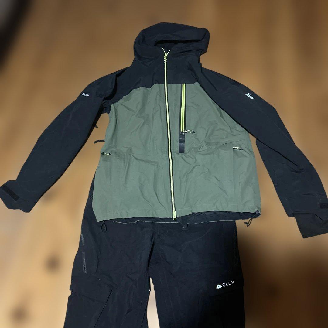 スノーボードウェア 686 サイズＬ　メンズ　上下セット　ブラック/カーキ