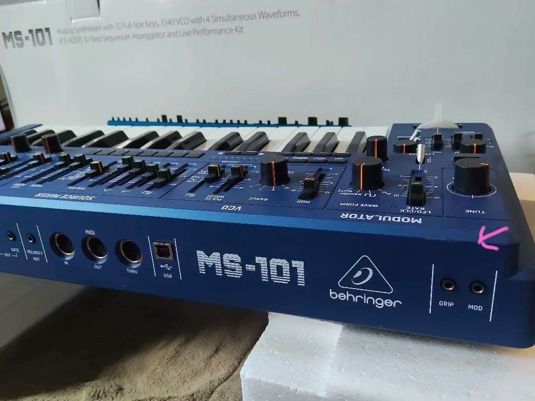 ８*T様 Behringer MS-101 （青）アナログシンセサイザー