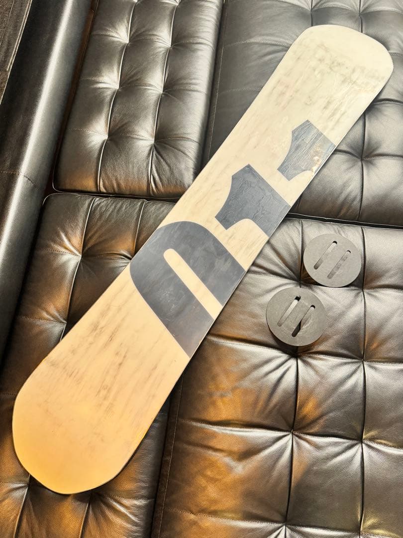 011ARTISTIC X FLY SPIN 150 スノーボード　板　グラトリ