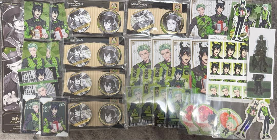 ツイステ　AGF箔押し缶バッジ、ふぁぼカ(レア)、特典等　マレウス、セベク