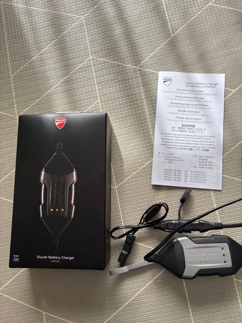ドゥカティ　バッテリーチャージャー　リチウム