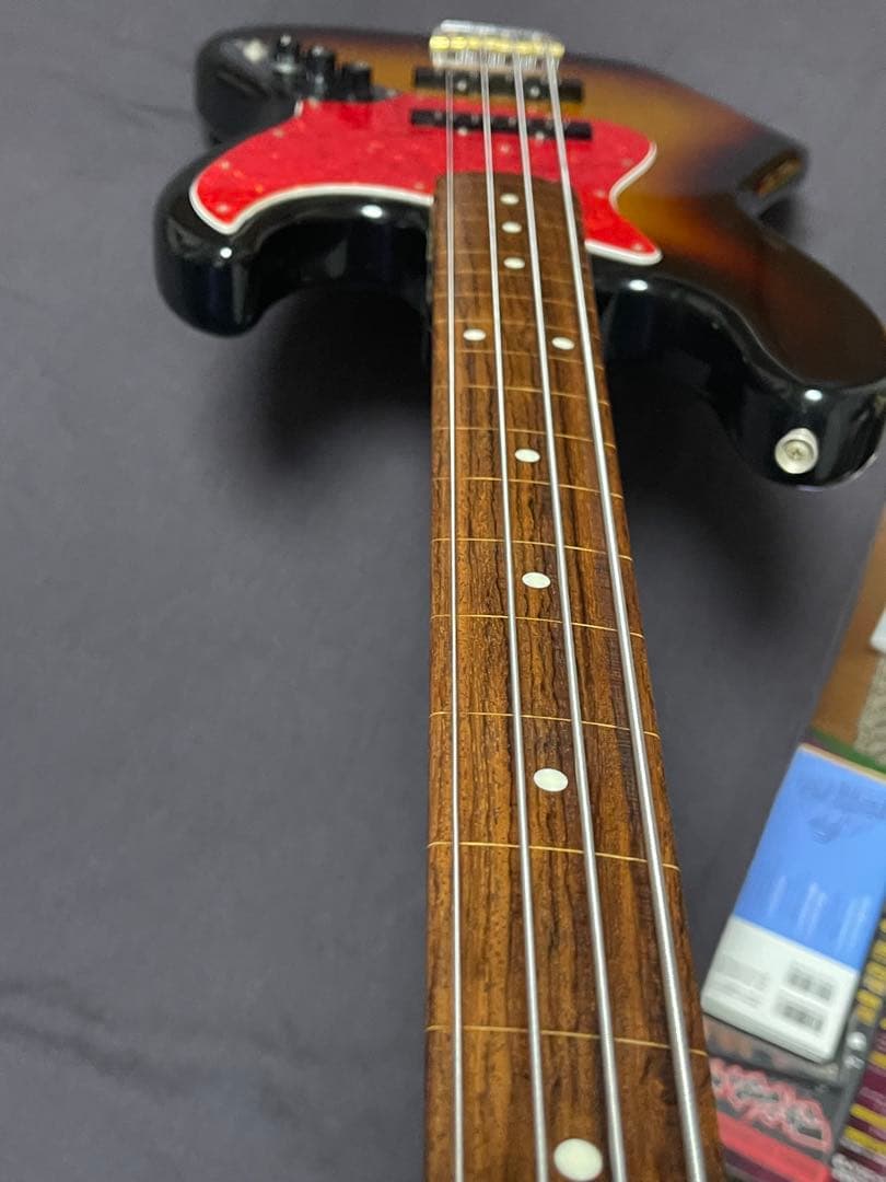 フェンダージャパン　フレットレスベース