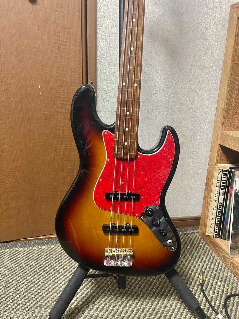 フェンダージャパン　フレットレスベース