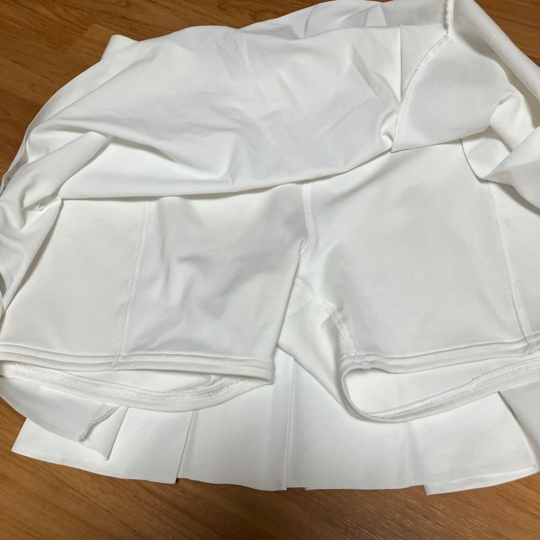 ON テニス　ホワイト プリーツスカート　超美品！