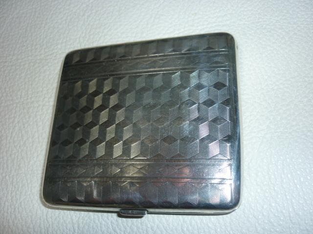 美品 1930年代（昭和初期◆幾何学模様 シルバー製（銀製）二つ折りタバコケース