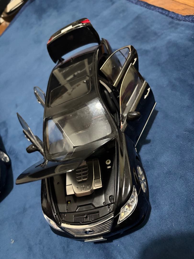 LS460 メルセデスベンツ　Sクラス　1/18