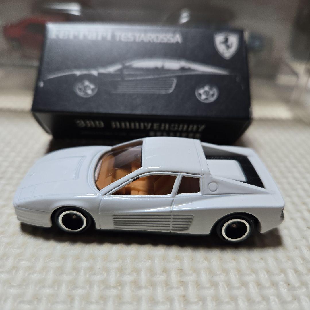トミカ　フェラーリ　テスタロッサ