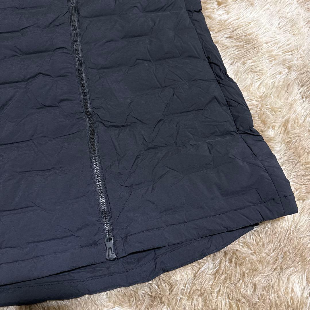 新品タグ付きAdidas黒のノースリーブダウンキルティングベスト
