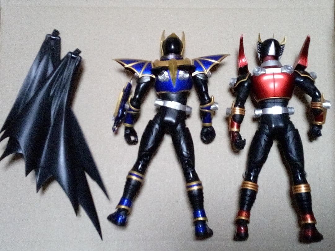 S.H.Figuarts 仮面ライダー龍騎 & ナイト サバイブ