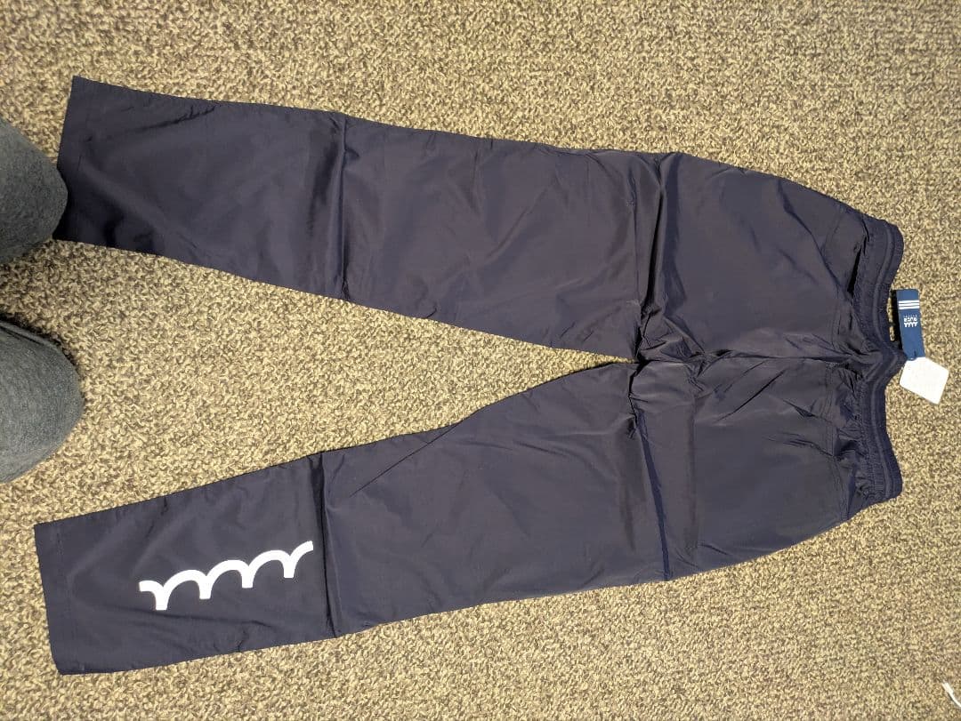 ムータ　ネイビー ストレートパンツ