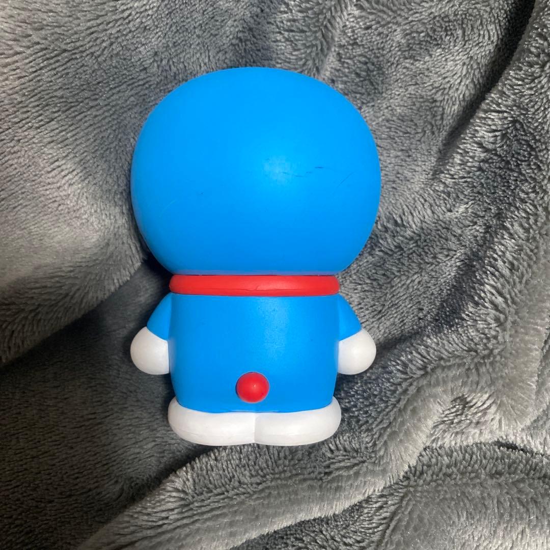 フィギュア 代用シールでポストになったドラえもん