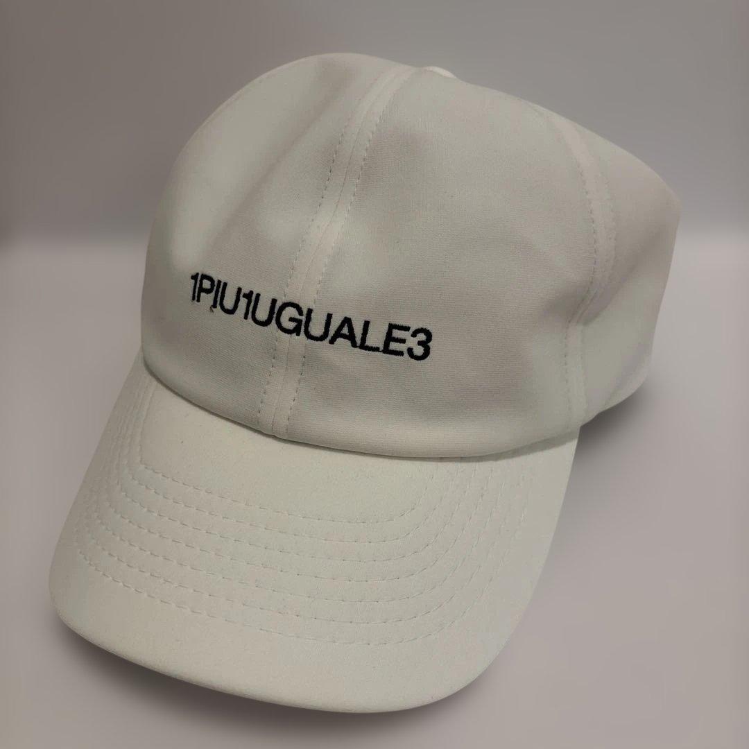 1PIU1UGUALE3 ウノピゥウノウグァーレトレ キャップ