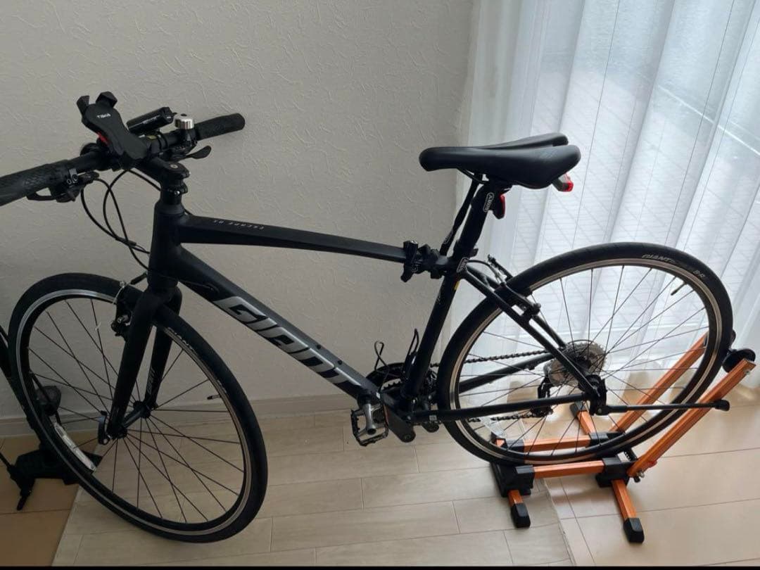 Giant クロスバイク マットブラック　エスケープ