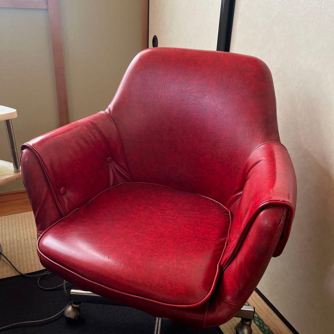 麻雀卓と赤い椅子、灰皿台のセット