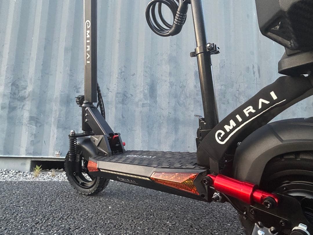 日本製EVスクーター　アバンブラック　サドル付き新品撮影車一台最大5年保証