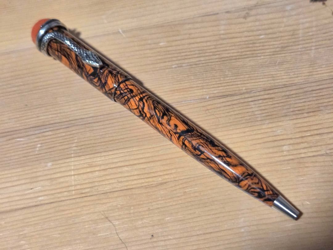 モンブラン　ルージュ・エ・ノワール ボールペン　サーペントマーブル