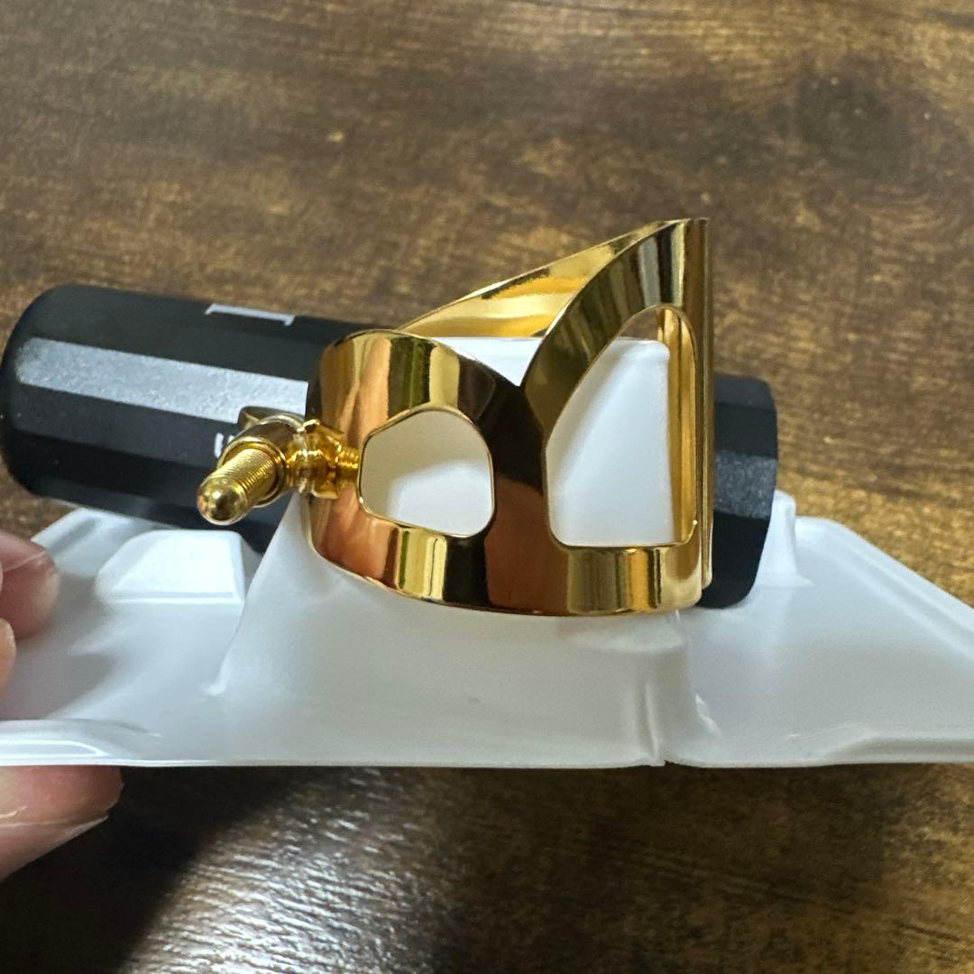 BGトラディション リガチャー テナーサクソフォーン用 ゴールドラッカー L40