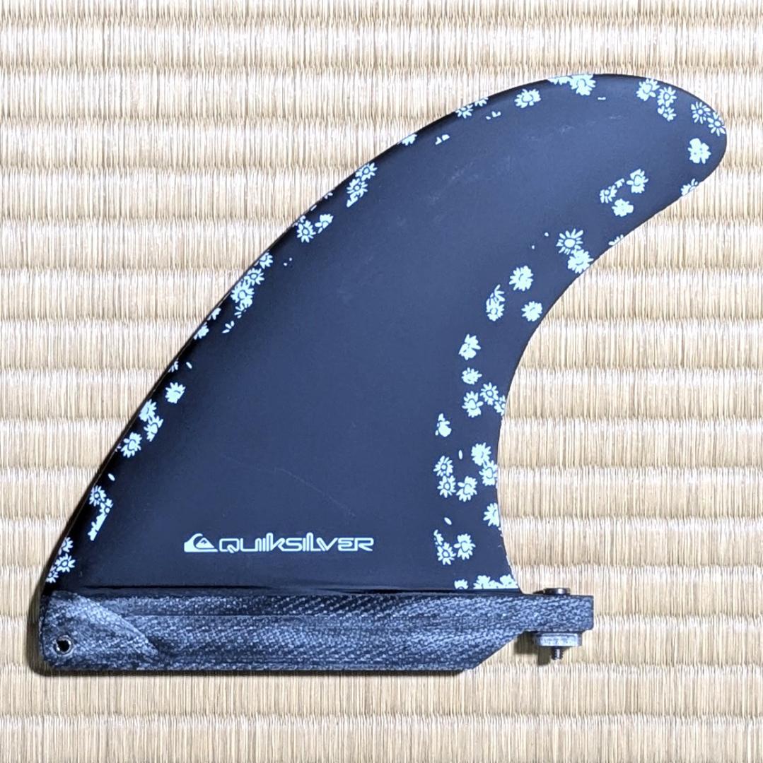 新品Quiksilver シングルフィン６インチ　フラワーデザイン