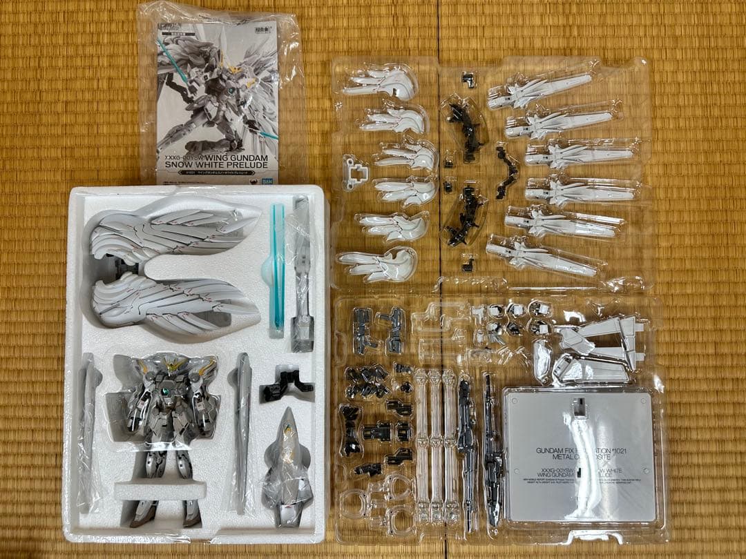 ウイングガンダムスノーホワイトプレリュード　L COMPOSITE